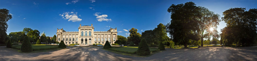 Panoramiczny widok na budynek muzeum